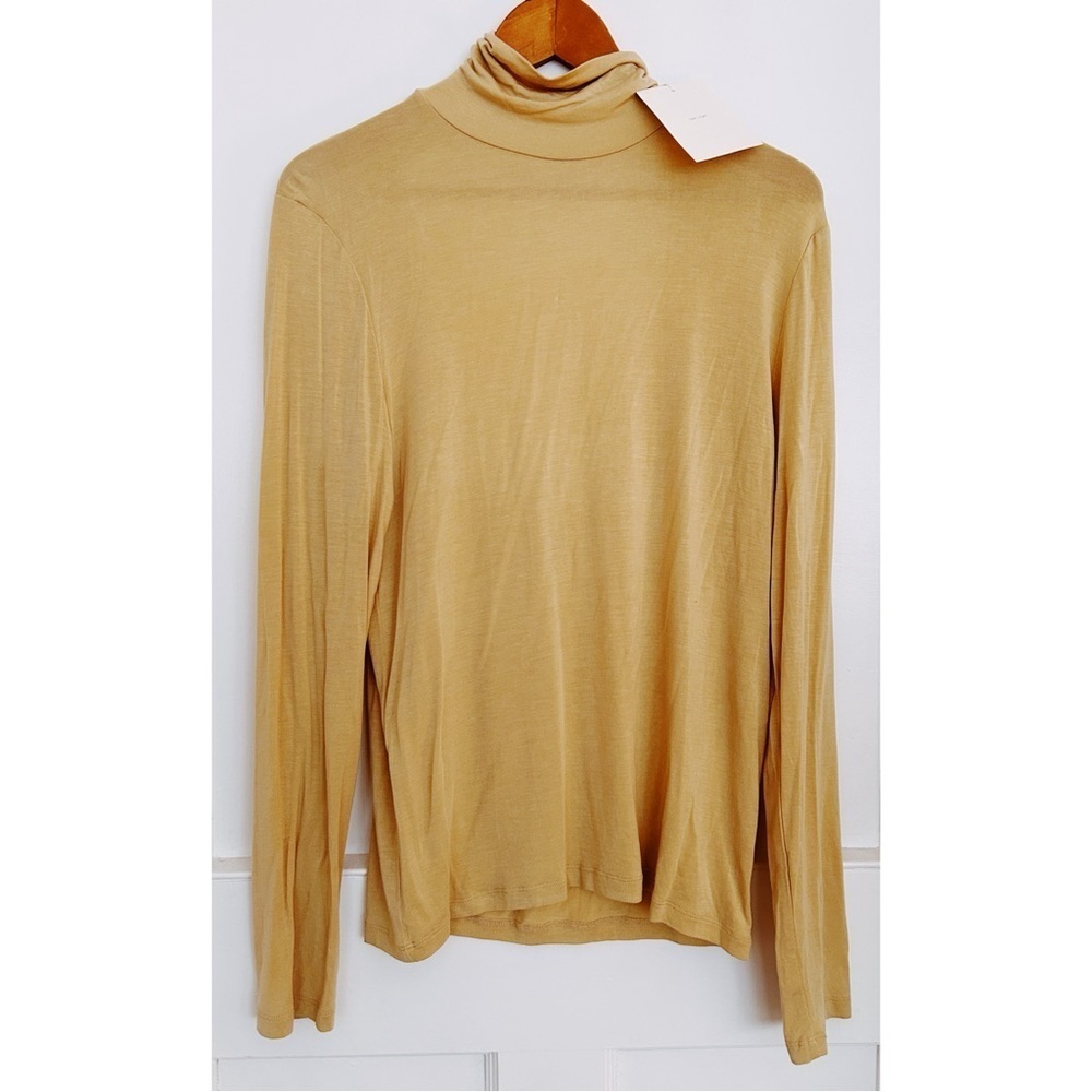 BNWT Oak and Fort Pale Khaki Turtleneck with Open Back Size Large